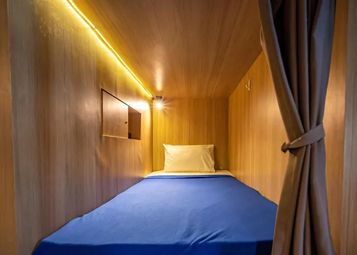 Patong Poshtel (Adults Only)