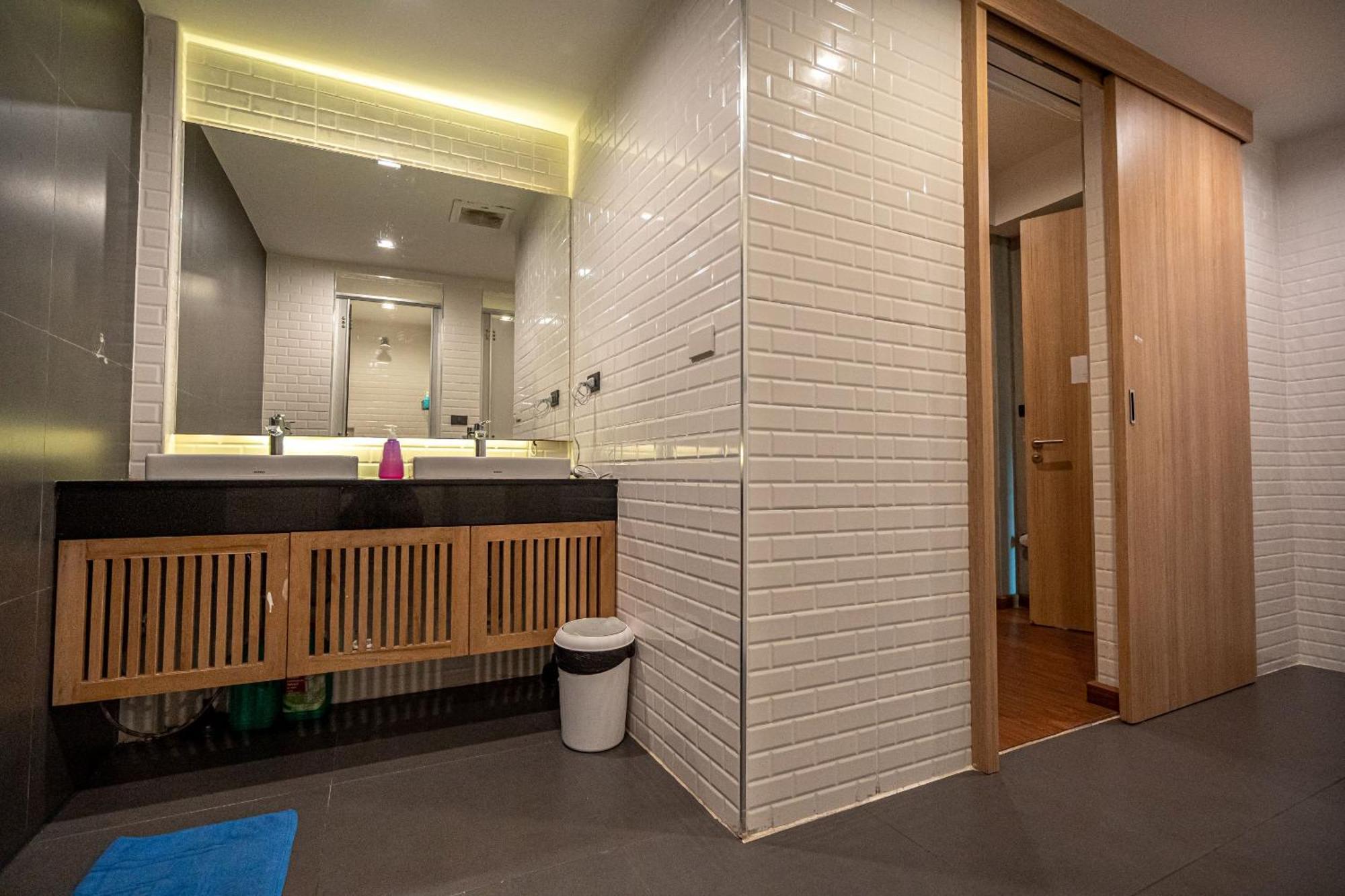 Hostel Poshtel (adults Only)