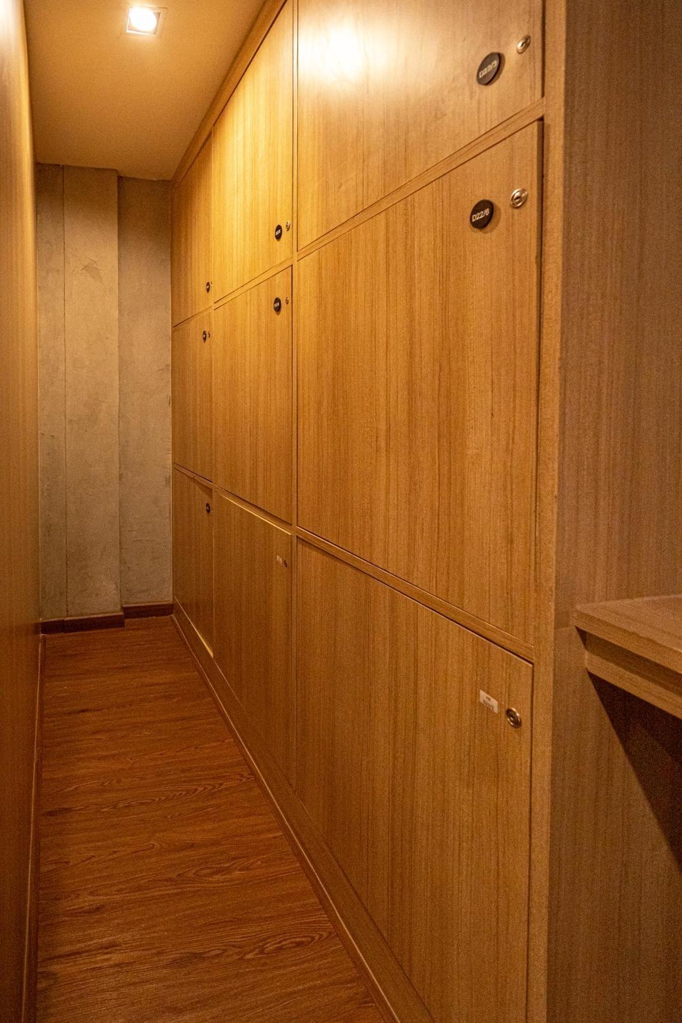 Hostel Poshtel (adults Only) *